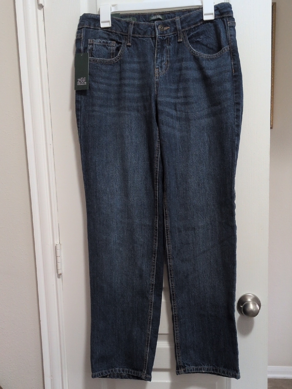 Woman's Mid Rise Straight Leg Blue Jeans